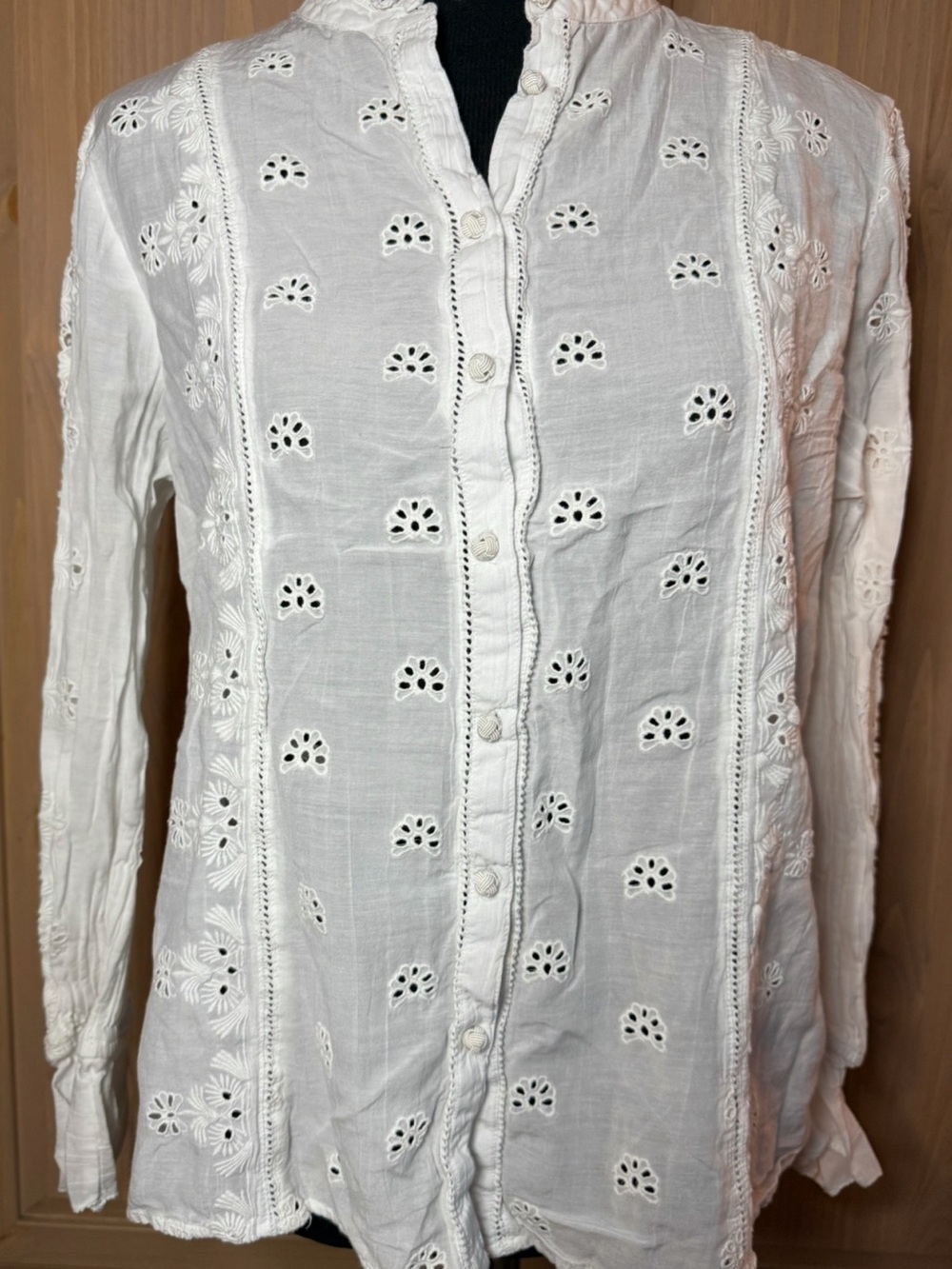 Sundance White Eyelet Embroidered Button Up Blouse Size Large Boho romantic